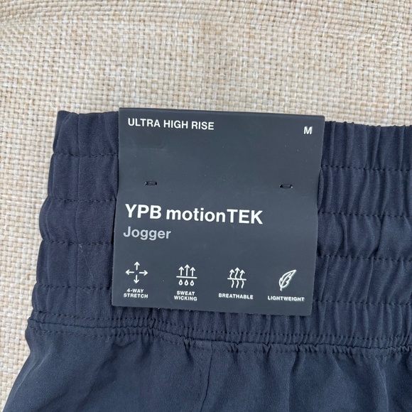 NWT Abercrombie YPB Black motionTEK high waisted Jogger - Picture 2 of 5